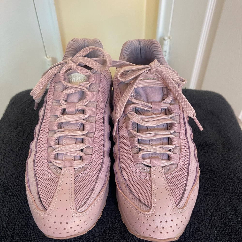 Women's Pink Sneakers Nike